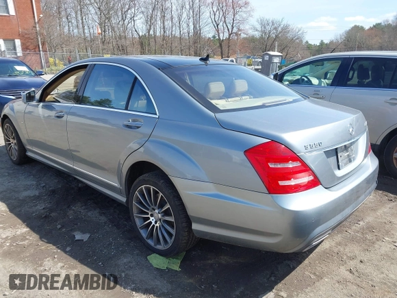 2012 Mercedes-Benz S 550 z VIN WDDNG9EB0CA477810, wystawiony jako IAAI lot #41945862 z przebiegiem 82 090 mil mil oraz . Historia ofert i sprzedaży dostępna na DreamBid. Obrazek 3.