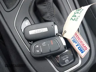 2021 Jeep Cherokee Altitude with VIN 1C4PJLLB2MD164004, listed as a IAAI auction lot 42083946 with 99,136 mi miles and . Bid and sale history available at DreamBid. Image 11.