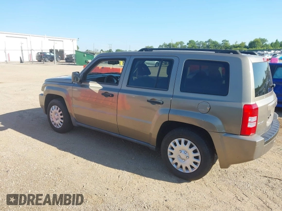 2008 Jeep Patriot Sport with VIN 1J8FF28W38D705224, listed as a IAAI auction lot 42642025 with 111,653 mi miles and . Bid and sale history available at DreamBid. Image 3.
