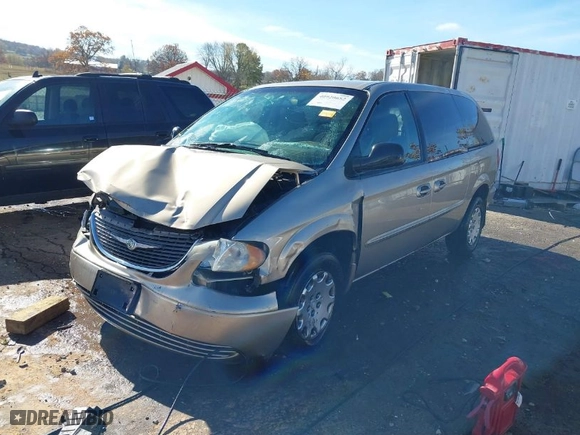 2002 Chrysler Town & Country LX with VIN 2C4GP44322R574839, listed as a IAAI auction lot 40920652 with 218,623 mi miles. Bid and sale history available at carsss.com. Image 2.