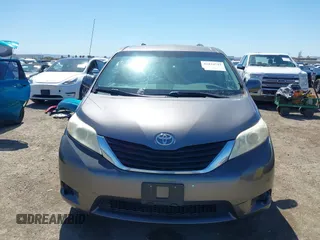 2011 Toyota Sienna LE AAS with VIN 5TDKK3DC0BS055346, listed as a IAAI auction lot 41834715 with 124,847 mi miles. Bid and sale history available at carsss.com. Image 12.