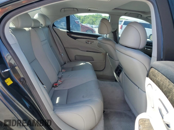 2008 Lexus LS 460 z VIN JTHBL46F285081275, wystawiony jako Copart lot #54389465 z przebiegiem 139 819 mil mil oraz Szkoda całkowita • Salvage title. Historia ofert i sprzedaży dostępna na DreamBid. Obrazek 10.