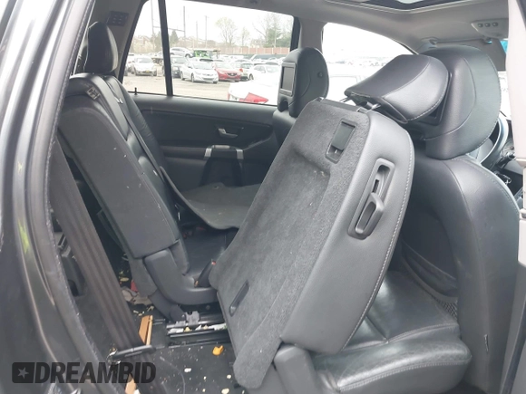 2007 Volvo XC90 I6 with VIN YV4CZ982X71391222, listed as a IAAI auction lot 41998088 with 200,435 mi miles. Bid and sale history available at carsss.com. Image 8.