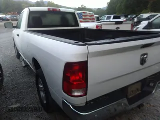 2019 Ram 1500 Tradesman с VIN 3C6JR7DT1KG585748, выставлен на аукционе IAAI как лот 42388256 с пробегом 161 573 миль миль и . История ставок и продаж доступна на DreamBid. Изображение 3.