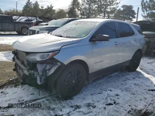2021 Chevrolet Equinox LT z VIN 3GNAXUEVXML328151, wystawiony jako Copart lot #45403265 z przebiegiem 109 963 mil mil oraz Szkoda całkowita • Salvage title. Historia ofert i sprzedaży dostępna na DreamBid. Obrazek 1.