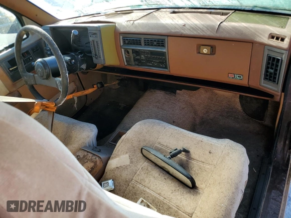 1988 Chevrolet Blazer z VIN 1GNCS18R1J0106286, wystawiony jako Copart lot #76802554 z przebiegiem 190 360 mil mil oraz Szkoda całkowita • Salvage title. Historia ofert i sprzedaży dostępna na DreamBid. Obrazek 8.