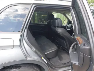 2009 BMW X5 30i with VIN 5UXFE435X9L263360, listed as a IAAI auction lot 41991181 with 113,645 mi miles. Bid and sale history available at carsss.com. Image 8.