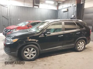 2013 Kia Sorento LX with VIN 5XYKT4A29DG338181, listed as a IAAI auction lot 41686858 with 147,629 mi miles. Bid and sale history available at carsss.com. Image 6.