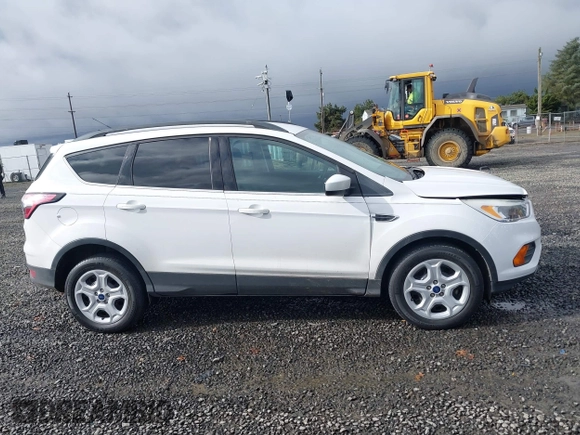 2018 Ford Escape SE with VIN 1FMCU9GD8JUB45369, listed as a IAAI auction lot 41718608 with 91,616 mi miles. Bid and sale history available at carsss.com. Image 13.
