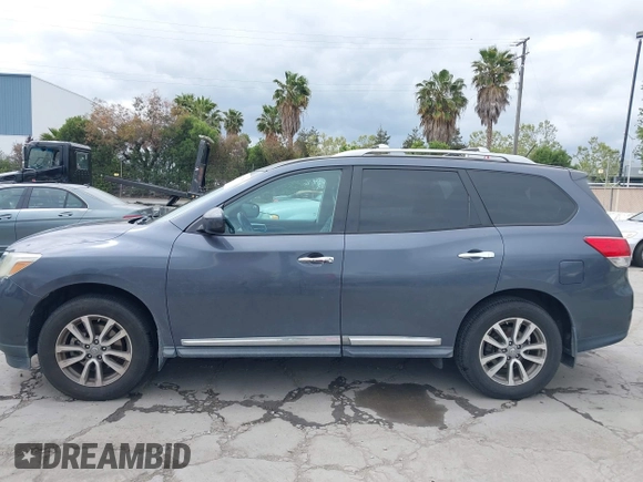 2014 Nissan Pathfinder SV with VIN 5N1AR2MM9EC625565, listed as a IAAI auction lot 42137658 with 163,357 mi miles. Bid and sale history available at carsss.com. Image 14.