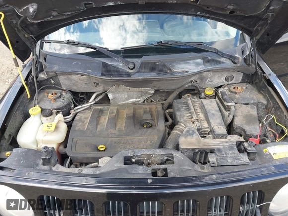 2008 Jeep Patriot Sport with VIN 1J8FF28WX8D775464, listed as a IAAI auction lot 42042232 with 158,428 mi miles and . Bid and sale history available at carsss.com. Image 10.