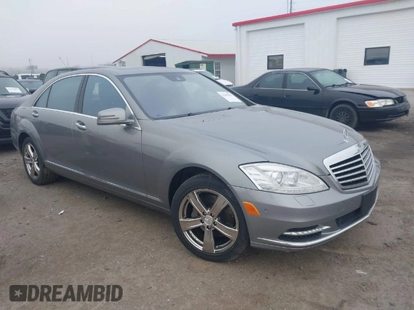 2011 Mercedes-Benz S-Class S 550 with VIN WDDNG7BB0BA382476, listed as a IAAI auction lot 41485553 with 126,082 mi miles. Bid and sale history available at carsss.com. Image 1.