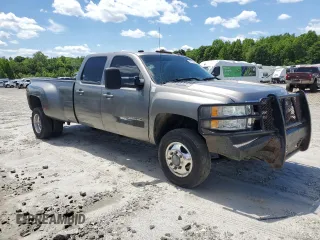 2013 Chevrolet Silverado 3500HD LTZ z VIN 1GC4K1C85DF245818, wystawiony jako Copart lot #56133955 z przebiegiem 288 943 mil mil oraz Tytuł czysty. Historia ofert i sprzedaży dostępna na DreamBid. Obrazek 4.