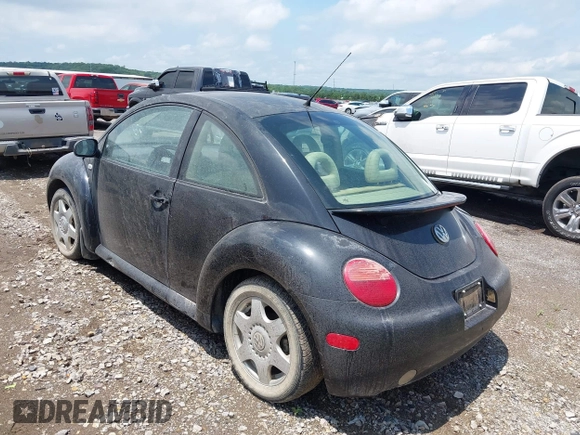 2001 Volkswagen Beetle GLS with VIN 3VWCP21CX1M423404, listed as a IAAI auction lot 42474548 with Not provided miles and . Bid and sale history available at DreamBid. Image 3.