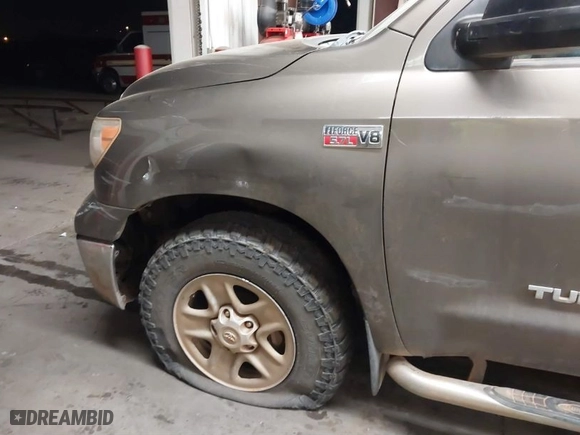 2013 Toyota Tundra 4WD Truck with VIN 5TFUW5F16DX318764, listed as a IAAI auction lot 41634135 with 151,741 mi miles. Bid and sale history available at carsss.com. Image 6.