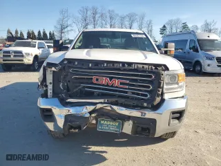 2017 GMC Sierra 2500HD with VIN 1GT12REG0HF140552, listed as a Copart auction lot 86567734 with 210,070 mi miles and Salvage Title. Bid and sale history available at carsss.com. Image 5.