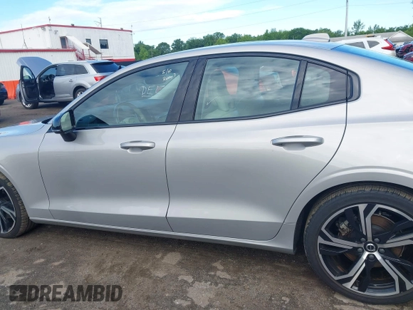 2024 Volvo S60 Core Dark Theme with VIN 7JRL12TK0RG294377, listed as a IAAI auction lot 42337658 with 32,034 mi miles and . Bid and sale history available at DreamBid. Image 14.