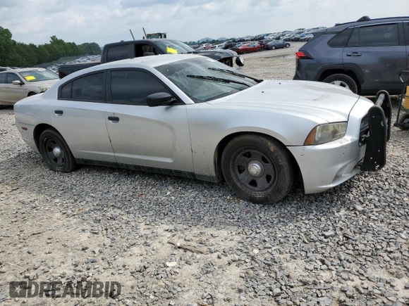 2013 Dodge Charger Police z VIN 2C3CDXAT8DH565427, wystawiony jako Copart lot #59756855 z przebiegiem Nie podano mil oraz Szkoda całkowita • Salvage title. Historia ofert i sprzedaży dostępna na DreamBid. Obrazek 4.