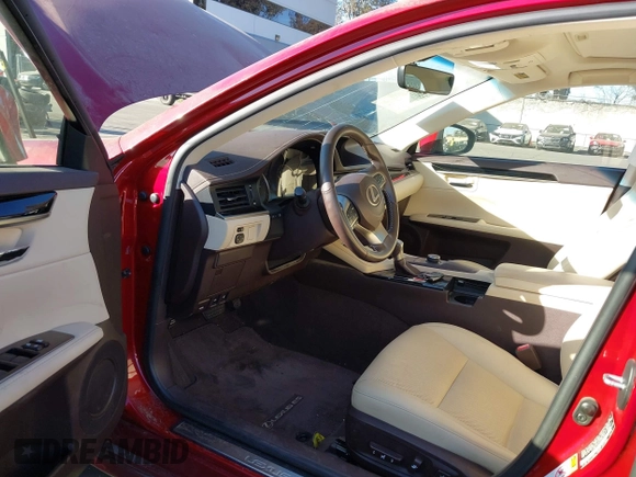 2016 Lexus ES 330 z VIN JTHBK1GG1G2229764, wystawiony jako IAAI lot #41401294 z przebiegiem 47 816 mil mil oraz . Historia ofert i sprzedaży dostępna na DreamBid. Obrazek 18.