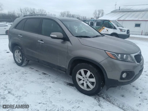 2011 Kia Sorento LX with VIN 5XYKTDA18BG153026, listed as a IAAI auction lot 41304958 with 165,841 mi miles. Bid and sale history available at carsss.com. Image 1.