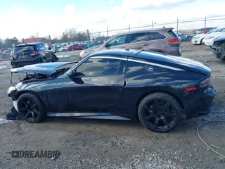 2023 Nissan Z Sport с VIN JN1BZ4AH6PM312226, выставлен на аукционе IAAI как лот 41659805 с пробегом 9 378 миль миль и . История ставок и продаж доступна на DreamBid. Изображение 14.