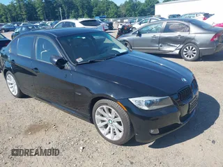 2011 BMW 3 Series 328i xDrive с VIN WBAPK5C55BF124551, выставлен на аукционе IAAI как лот 42790200 с пробегом 213 004 миль миль и . История ставок и продаж доступна на DreamBid. Изображение 1.