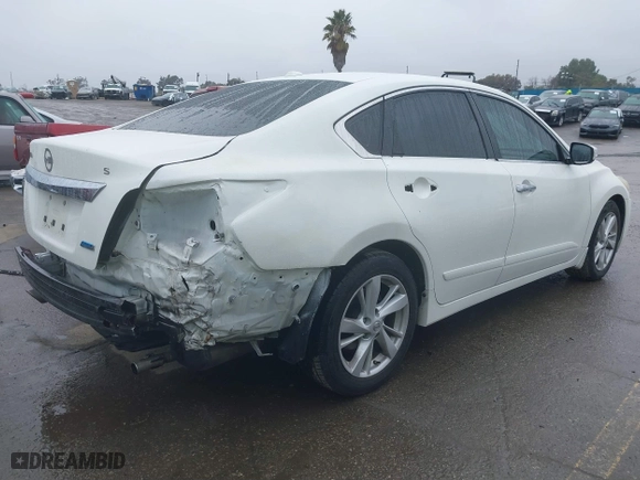 2014 Nissan Altima 2.5 SV with VIN 1N4AL3AP3EC319882, listed as a IAAI auction lot 41563324 with 108,121 mi miles. Bid and sale history available at carsss.com. Image 4.