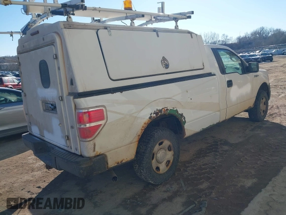 2009 Ford F-150 XL z VIN 1FTRF14W29KC64090, wystawiony jako IAAI lot #41355846 z przebiegiem 196 970 mil mil oraz . Historia ofert i sprzedaży dostępna na DreamBid. Obrazek 4.