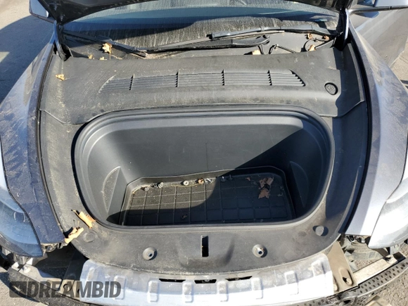 2022 Tesla Model Y Performance z VIN 7SAYGDEF5NF338301, wystawiony jako Copart lot #78189114 z przebiegiem 55 881 mil mil oraz Szkoda całkowita • Salvage title. Historia ofert i sprzedaży dostępna na DreamBid. Obrazek 12.