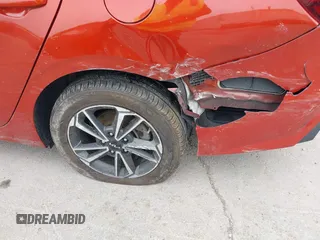 2022 Kia Forte LXS z VIN 3KPF24AD2NE468128, wystawiony jako IAAI lot #41939344 z przebiegiem 13 305 mil mil oraz . Historia ofert i sprzedaży dostępna na DreamBid. Obrazek 6.