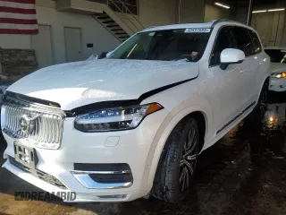 2023 Volvo XC90 Plus with VIN YV4062PN9P1985881, listed as a Copart auction lot 45497695 with 21,933 mi miles and Salvage Title. Bid and sale history available at carsss.com. Image 1.