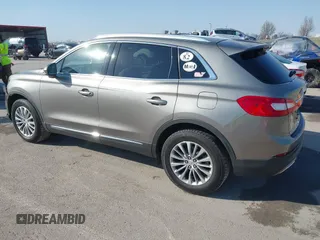 2017 Lincoln MKX Select with VIN 2LMPJ6KR1HBL41279, listed as a IAAI auction lot 41771085 with 37,068 mi miles. Bid and sale history available at carsss.com. Image 3.
