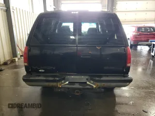 1996 GMC Yukon with VIN 1GKEK13R7TJ745251, listed as a Copart auction lot 71186194 with 222,912 mi miles and Clean Title. Bid and sale history available at carsss.com. Image 6.