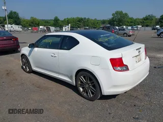 2011 Scion tC z VIN JTKJF5C74B3017306, wystawiony jako IAAI lot #42499369 z przebiegiem 290 429 mil mil oraz . Historia ofert i sprzedaży dostępna na DreamBid. Obrazek 3.