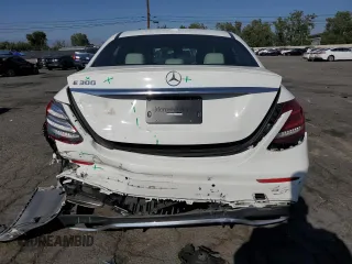 2017 Mercedes-Benz E 300 Luxury z VIN WDDZF4JB9HA139844, wystawiony jako Copart lot #57626695 z przebiegiem 27 377 mil mil oraz Szkoda całkowita • Salvage title. Historia ofert i sprzedaży dostępna na DreamBid. Obrazek 6.