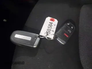 2018 Jeep Renegade Sport z VIN ZACCJBAB0JPH92670, wystawiony jako IAAI lot #42469550 z przebiegiem Nie podano mil oraz . Historia ofert i sprzedaży dostępna na DreamBid. Obrazek 11.