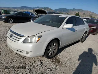 2006 Toyota Avalon XL z VIN 4T1BK36BX6U132886, wystawiony jako Copart lot #61428315 z przebiegiem 216 273 mil mil oraz Czysty tytuł • Clean title. Historia ofert i sprzedaży dostępna na DreamBid. Obrazek 1.