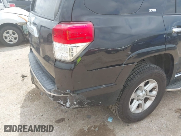2012 Toyota 4Runner SR5 z VIN JTEZU5JR1C5044324, wystawiony jako IAAI lot #42137404 z przebiegiem 252 363 mil mil oraz . Historia ofert i sprzedaży dostępna na DreamBid. Obrazek 6.