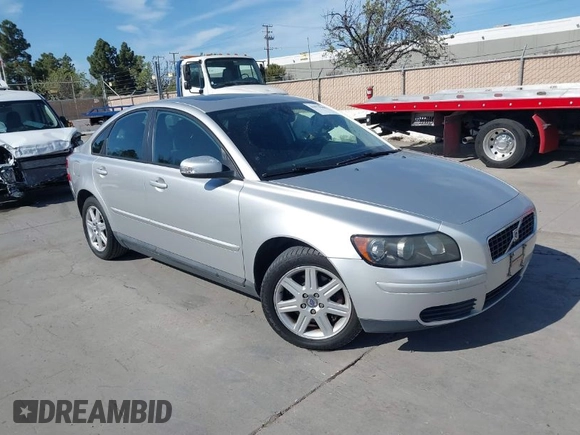 2007 Volvo S40 2.4L with VIN YV1MS390372260353, listed as a IAAI auction lot 41973668 with 161,420 mi miles. Bid and sale history available at carsss.com. Image 1.