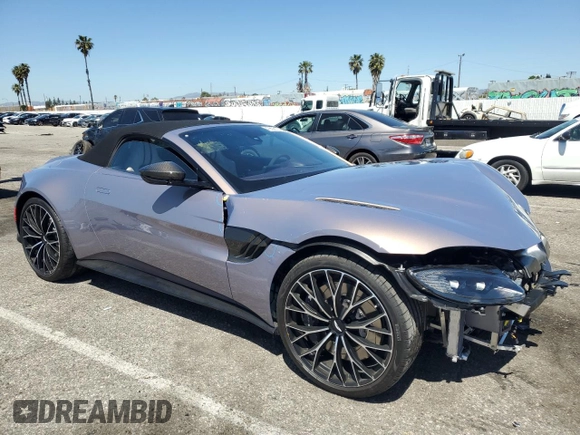 2023 Aston Martin Vantage z VIN SCFSMGBW0PGP08680, wystawiony jako Copart lot #49828114 z przebiegiem Nie podano mil oraz . Historia ofert i sprzedaży dostępna na DreamBid. Obrazek 4.