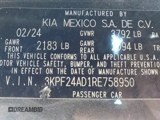 2024 Kia Forte LXS z VIN 3KPF24AD1RE758950, wystawiony jako IAAI lot #42102949 z przebiegiem 17 716 mil mil oraz . Historia ofert i sprzedaży dostępna na DreamBid. Obrazek 9.