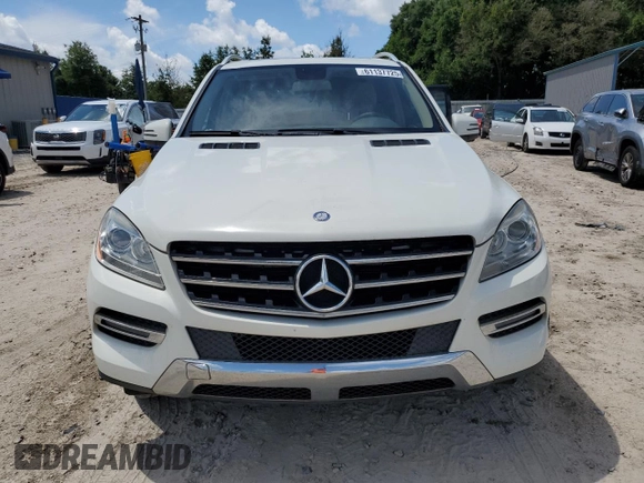 2013 Mercedes-Benz M 350 z VIN 4JGDA5JBXDA136675, wystawiony jako Copart lot #61137725 z przebiegiem 123 380 mil mil oraz Szkoda całkowita • Salvage title. Historia ofert i sprzedaży dostępna na DreamBid. Obrazek 5.