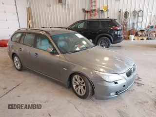 2009 BMW 5 Series 535i xDrive z VIN WBAPT73529CX02531, wystawiony jako IAAI lot #42252267 z przebiegiem 228 422 mil mil oraz . Historia ofert i sprzedaży dostępna na DreamBid. Obrazek 1.