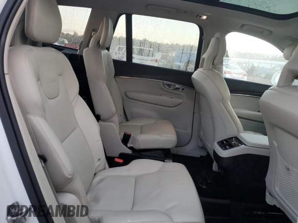 2020 Volvo XC90 Momentum with VIN YV4A221K1L1533819, listed as a Copart auction lot 84431514 with 81,666 mi miles and Salvage Title. Bid and sale history available at DreamBid. Image 11.