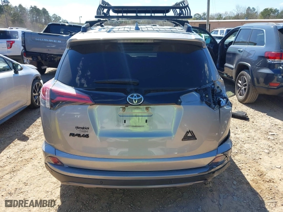 2018 Toyota RAV4 XLE with VIN 2T3WFREV5JW446272, listed as a IAAI auction lot 41897596 with 91,899 mi miles. Bid and sale history available at carsss.com. Image 16.