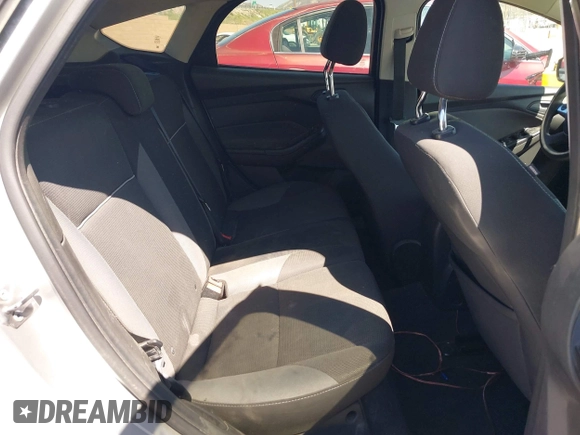 2012 Ford Focus SE z VIN 1FAHP3K28CL343856, wystawiony jako IAAI lot #41990103 z przebiegiem 176 588 mil mil oraz . Historia ofert i sprzedaży dostępna na DreamBid. Obrazek 8.