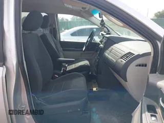 2008 Dodge Grand Caravan SE z VIN 1D8HN44H98B138469, wystawiony jako IAAI lot #42373055 z przebiegiem 149 399 mil mil oraz . Historia ofert i sprzedaży dostępna na DreamBid. Obrazek 5.