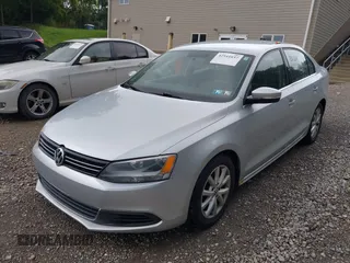 2013 Volkswagen Jetta SE с VIN 3VWDP7AJ5DM367473, выставлен на аукционе IAAI как лот 42541037 с пробегом 132 614 миль миль и . История ставок и продаж доступна на DreamBid. Изображение 2.
