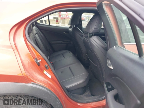 2019 Lexus UX 250h z VIN JTHU9JBH3K2003383, wystawiony jako IAAI lot #42151535 z przebiegiem 98 996 mil mil oraz . Historia ofert i sprzedaży dostępna na DreamBid. Obrazek 8.
