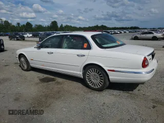 2005 Jaguar XJ VDP with VIN SAJWA82C35SG47022, listed as a Copart auction lot 70495834 with 175,668 mi miles and Salvage Title. Bid and sale history available at carsss.com. Image 2.